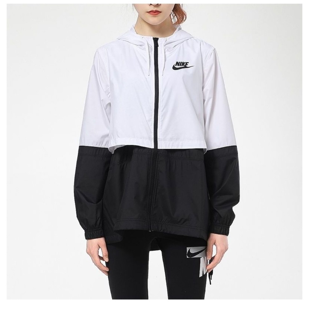Nike Women's windbreaker